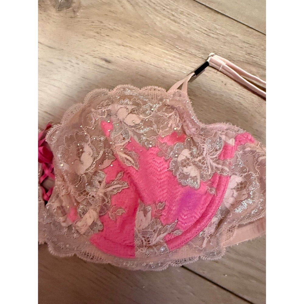Victoria secret bra size 36D NWT - Picture 2 of 5